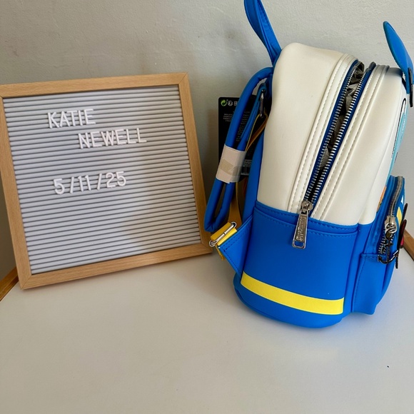 Donald Duck Loungefly mini backpack - Picture 3 of 3